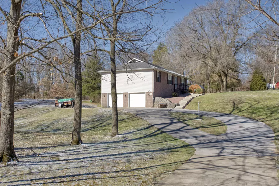 1517 W Parkview ST, Ozark, MO 65721