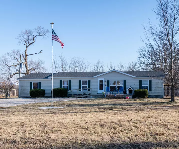 48 Concord DR, Marshfield, MO 65706