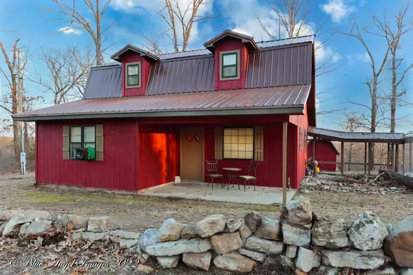 1009 County Road 1990, Willow Springs, MO 65793