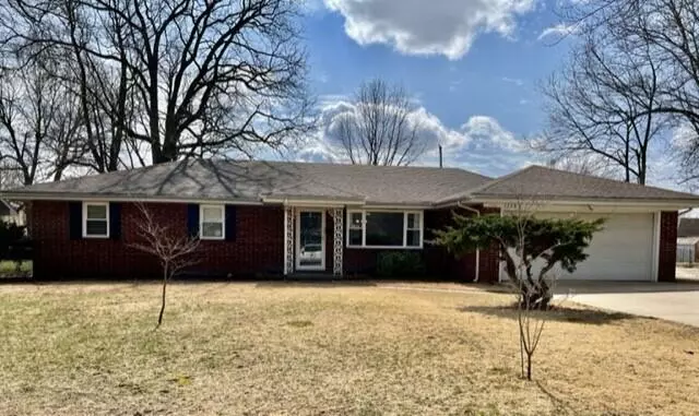 1428 W Cherokee ST, Springfield, MO 65807