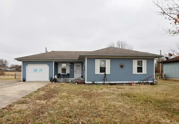 784 S Olive ST, Marshfield, MO 65706