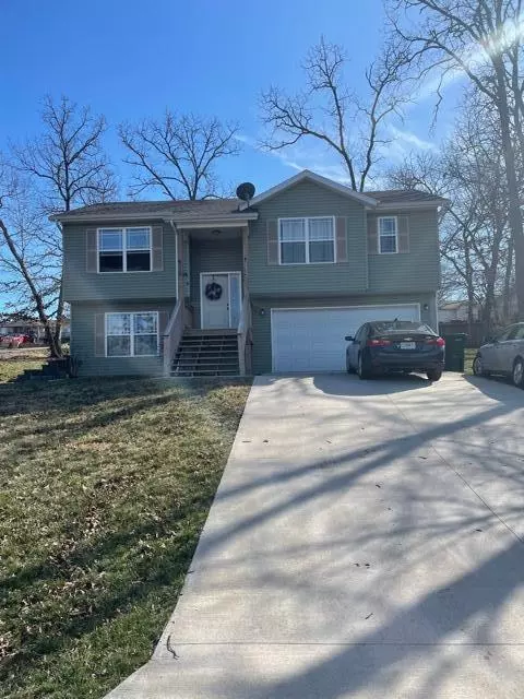 150 Apostle DR, Reeds Spring, MO 65737