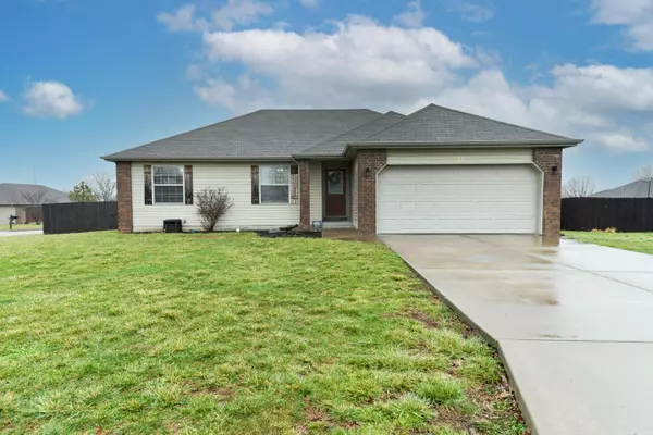 Clever, MO 65631,711 Lexington CIR