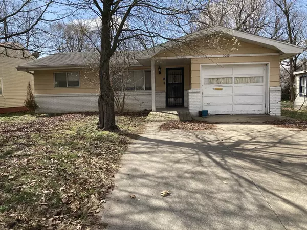 2069 N Grace AVE, Springfield, MO 65803