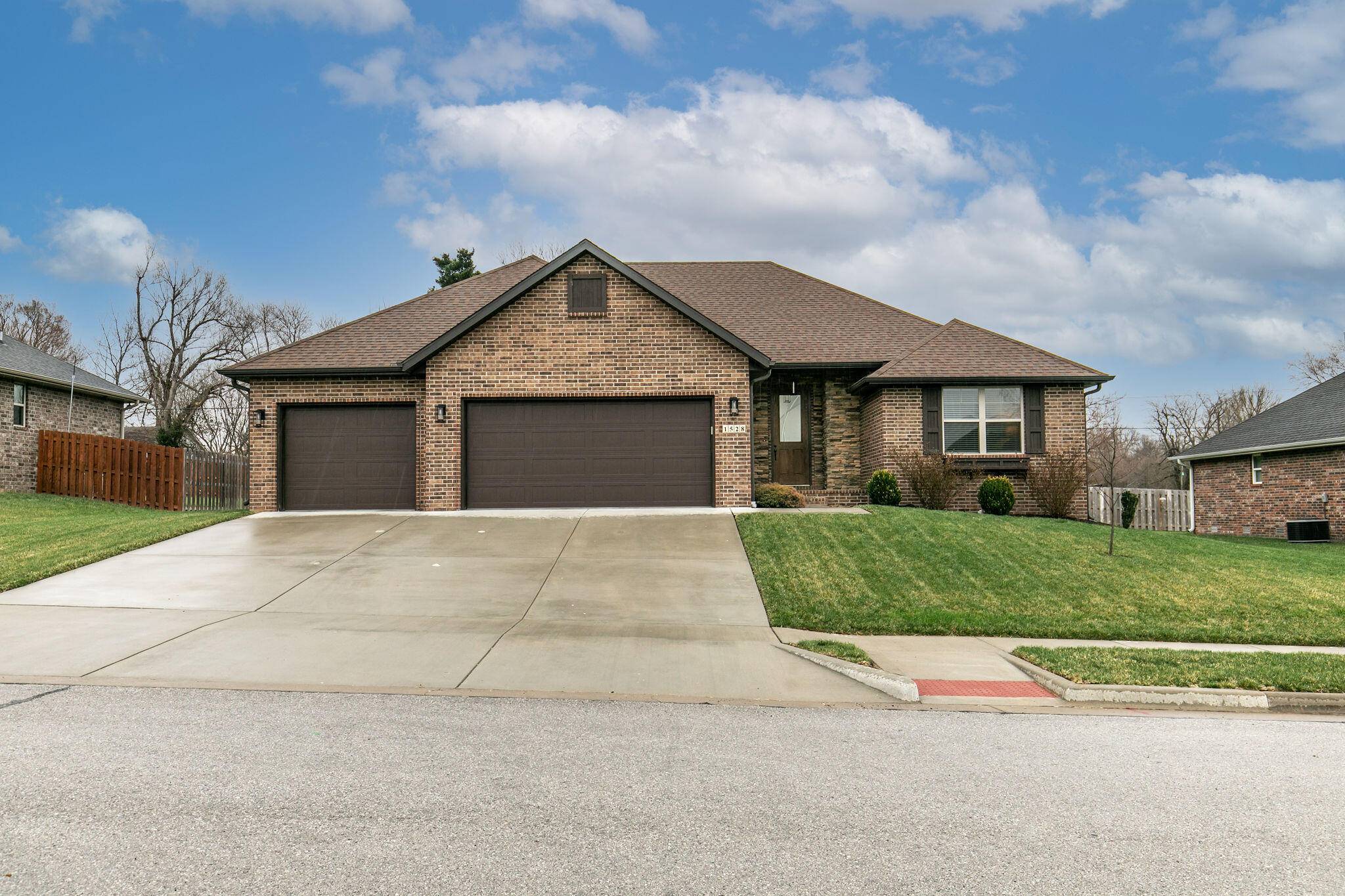 1528 Ledgestone AVE, Springfield, MO 65807
