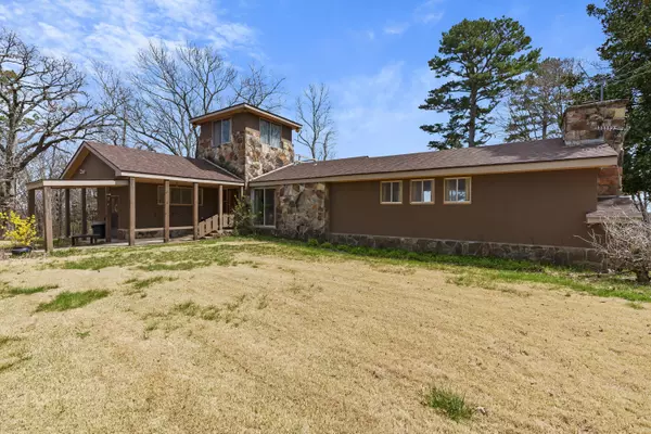 145 In The Woods, Lampe, MO 65681