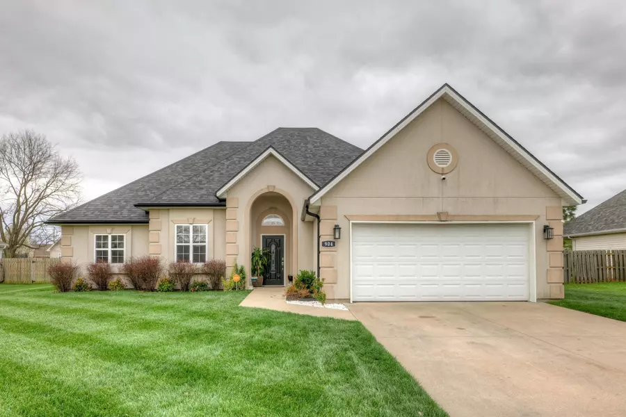 904 Larson ST, Carl Junction, MO 64834