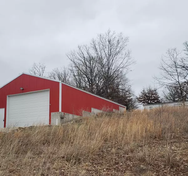 200 Navajo TRL, Kimberling City, MO 65686