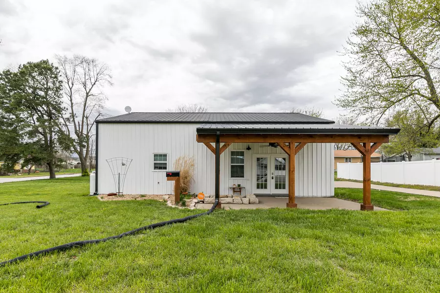 1005 W Fair Play ST, Bolivar, MO 65613
