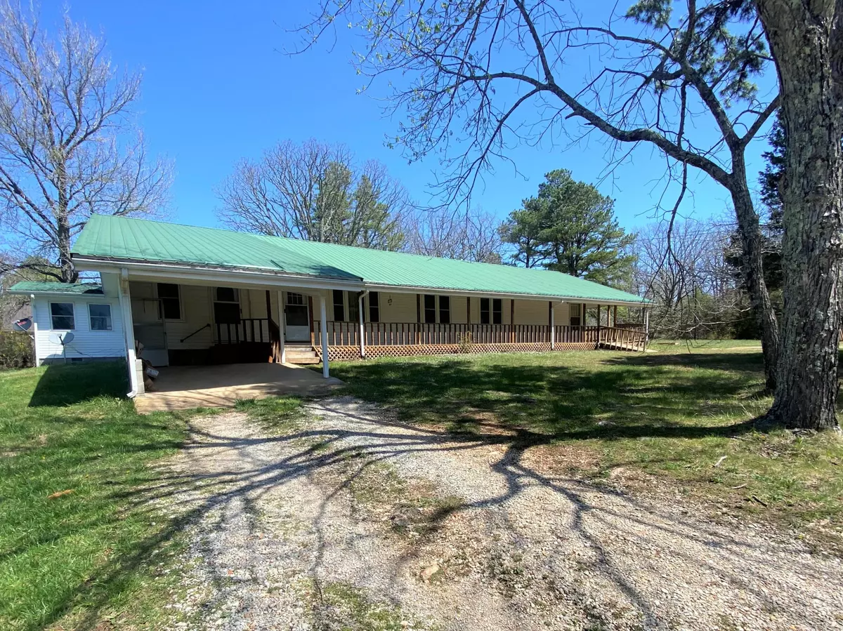 Houston, MO 65483,605 N Oak Hill Drive