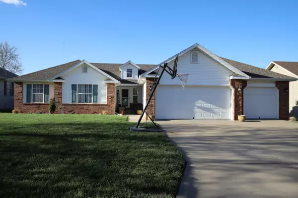 2201 E Foxborough DR, Republic, MO 65738