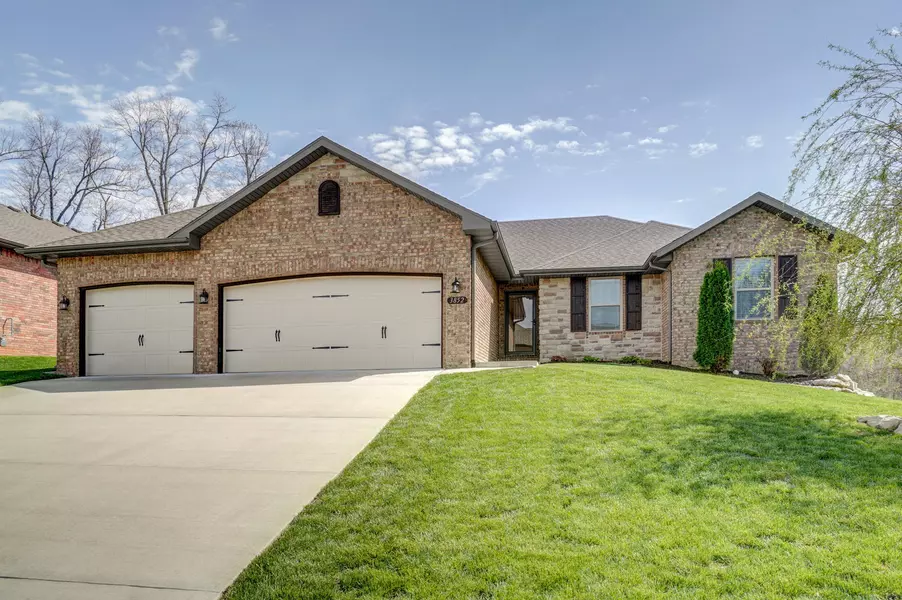 3852 W Apple Blossom TER, Battlefield, MO 65619