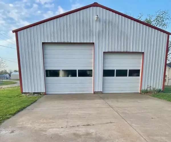 Clever, MO 65631,204 Mitchell AVE