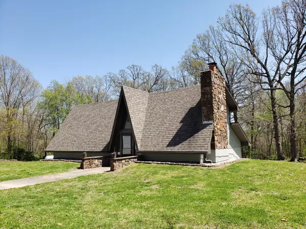 Pierce City, MO 65723,462 Private Road 1052