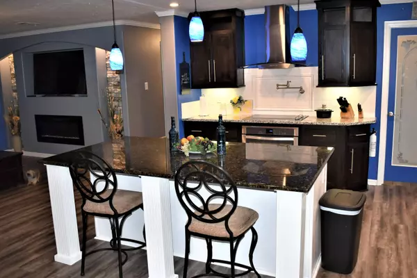 Pierce City, MO 65723,1002 Farm Road 2032