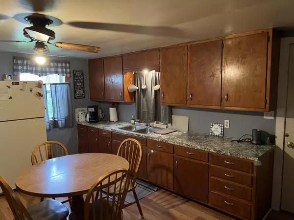 Ava, MO 65608,211 E Ava AVE