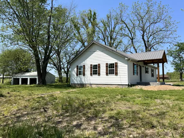 Ava, MO 65608,11853 N State Highway 5