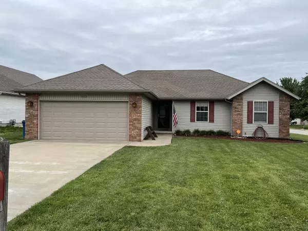 313 W Navajo CT, Clever, MO 65631