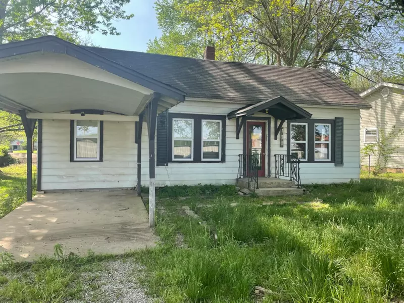 104 Creek AVE, Crane, MO 65633