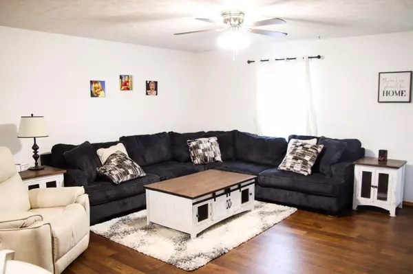 Clever, MO 65631,209 E Meadowbrook AVE