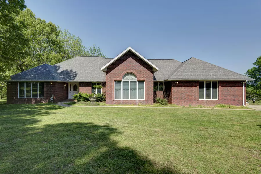 308 Route MM, Everton, MO 65646