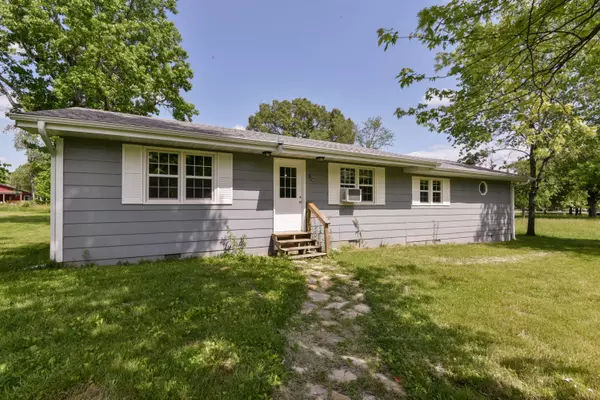 160 Clark ST, Taneyville, MO 65759