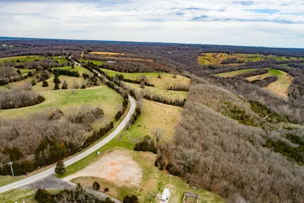 Cape Fair, MO 65624,3974 W State Highway 76