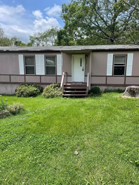 2697 Private Rd 1231, Crane, MO 65633