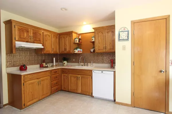 Ava, MO 65608,606 Guthery