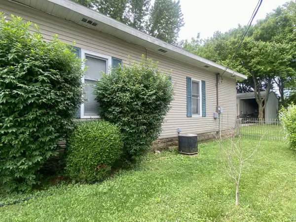 Greenfield, MO 65661,115 N Allison ST