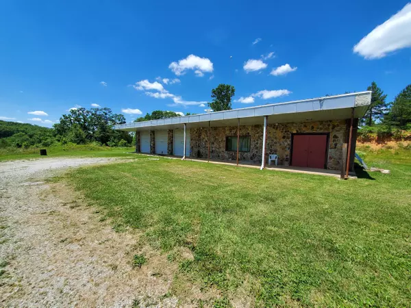 6793 County Road 2570, West Plains, MO 65775