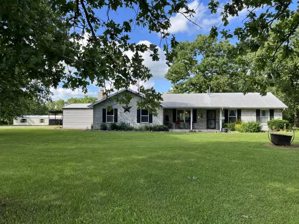 11825 Highway 32, Stockton, MO 65785