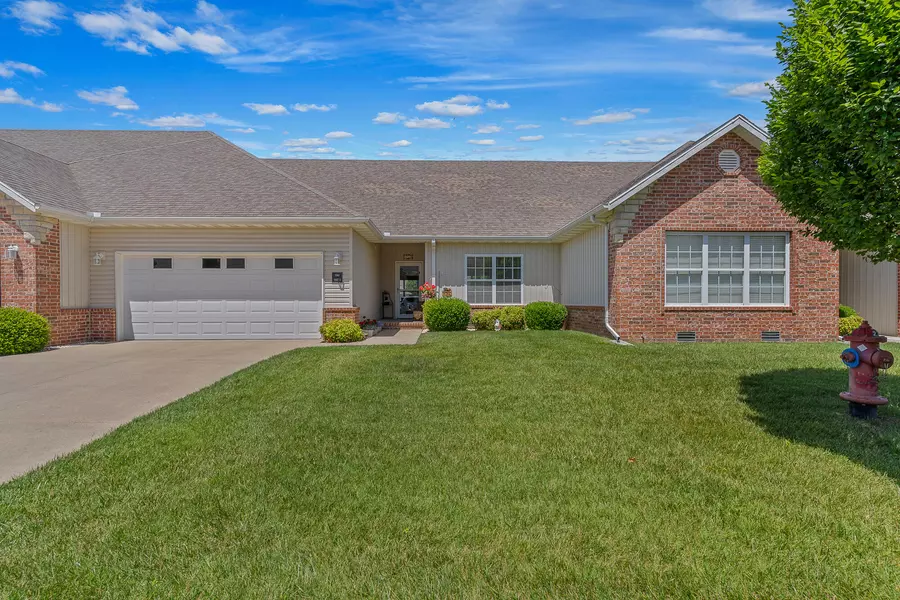 1364 N Sandy Creek CIR #3, Nixa, MO 65714