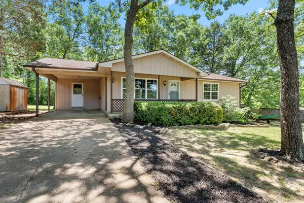 1217 Mark DR, Mountain Home, AR 72653