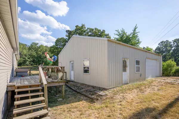 Bakersfield, MO 65609,90 State Highway O