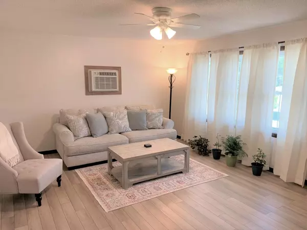 Ava, MO 65608,402 Bacorn AVE