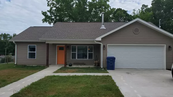 Sarcoxie, MO 64862,902 Center ST