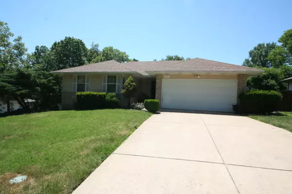 2395 S Orchard Crest AVE, Springfield, MO 65807