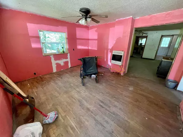 Ava, MO 65608,708 Hampton AVE