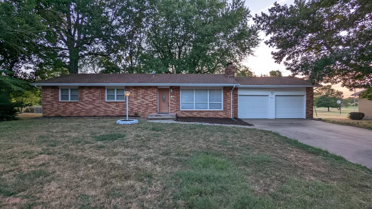 Aurora, MO 65605,811 Highland DR