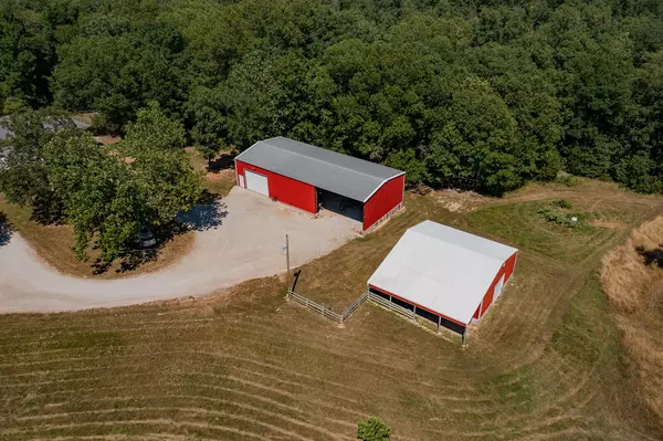 Cape Fair, MO 65624,3352 W State Highway 76