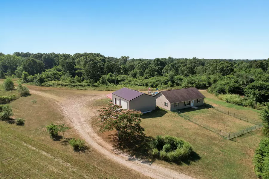 21244 Lawrence 1240, Marionville, MO 65705