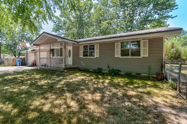 Sparta, MO 65753,404 Sunset ST