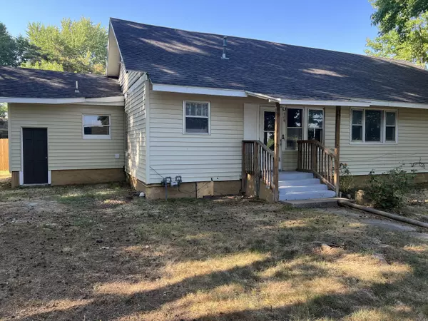 506 E 17th ST, Lockwood, MO 65682