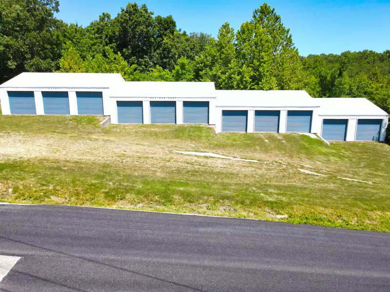 22041 Feaster Branch RD, Warsaw, MO 65355