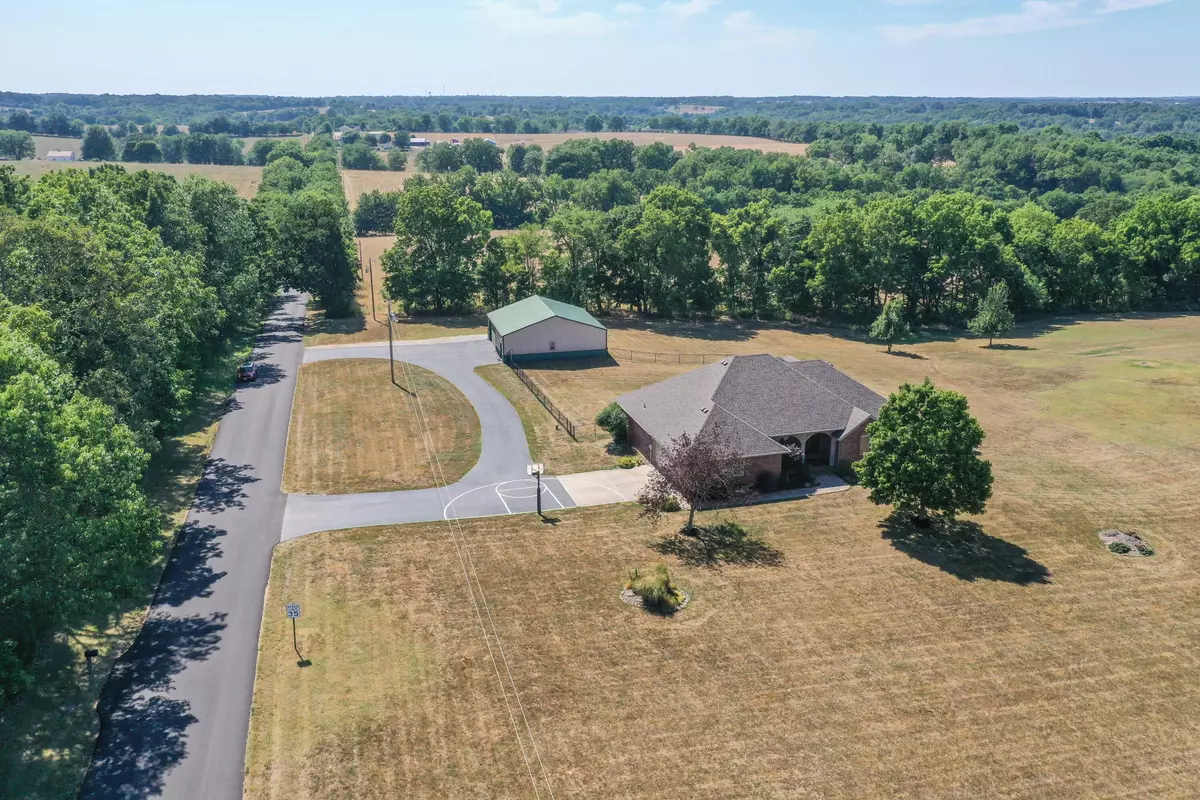 Clever, MO 65631,121 Willoughby RD