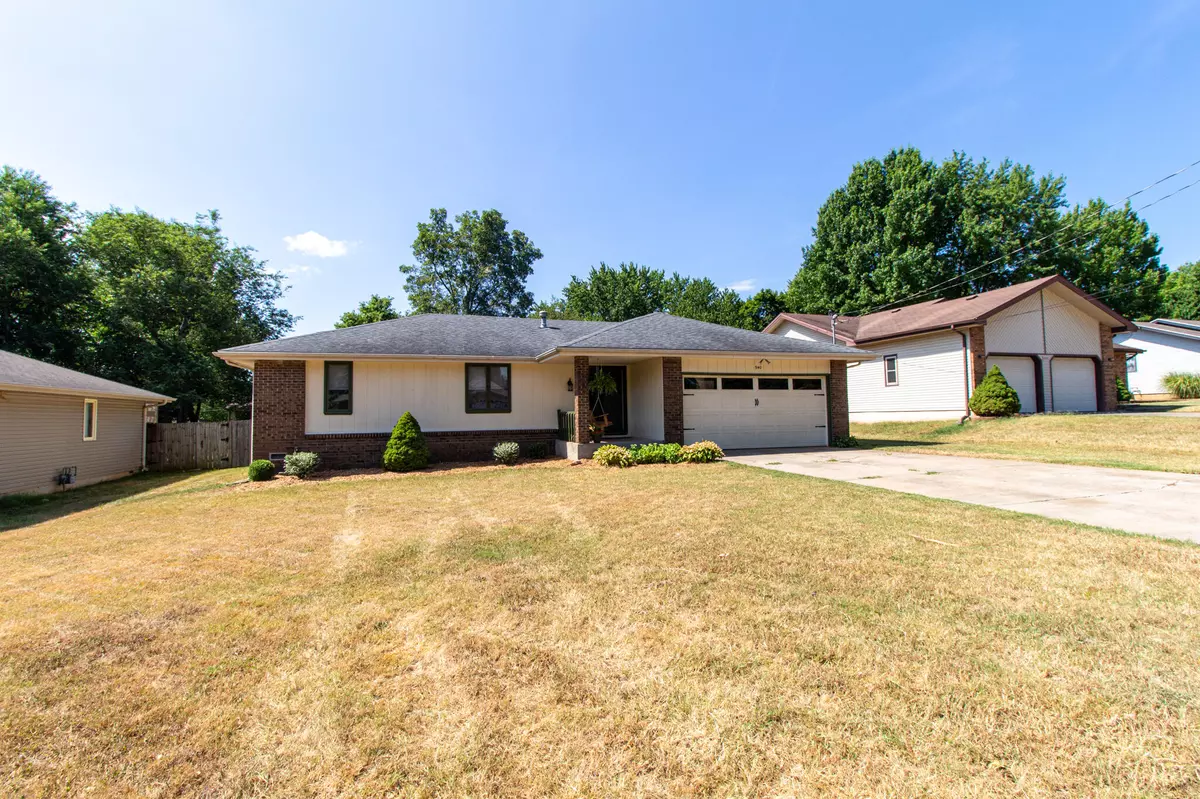 Springfield, MO 65803,940 E Redbud LN