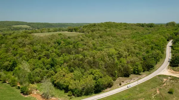 Cape Fair, MO 65624,000 Highway Ee