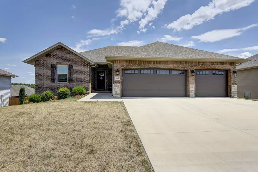 1662 N Feather Crest DR, Nixa, MO 65714