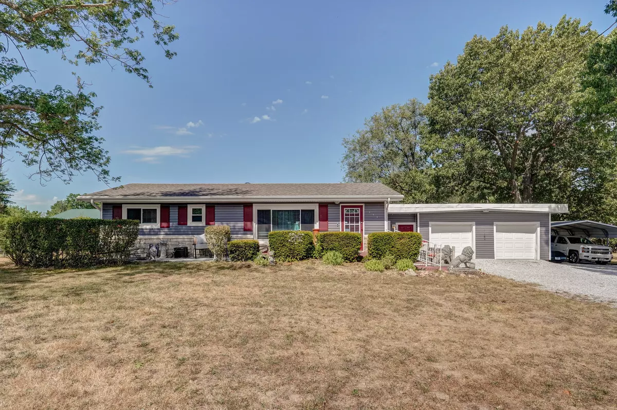 Clever, MO 65631,113 N Public AVE